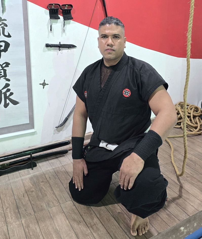 Mestre Anderson em treino de Ninjutsu